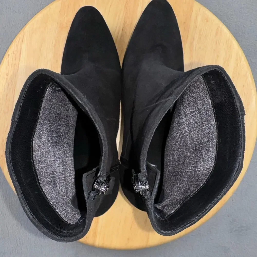 Aquatalia Regan Black Suede Platform Bootie Almond Toe‎ Zip Up Women’s Size 9 US